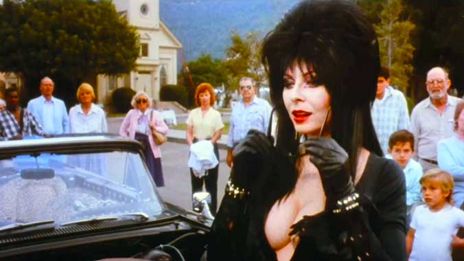 Elvira, Maîtresse des Ténèbres, le film de 1988