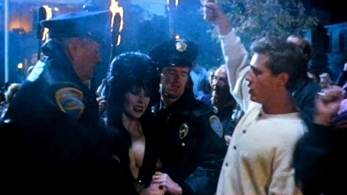 Elvira, Maîtresse des Ténèbres, le film de 1988