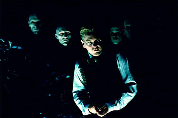 Dark City (1998)