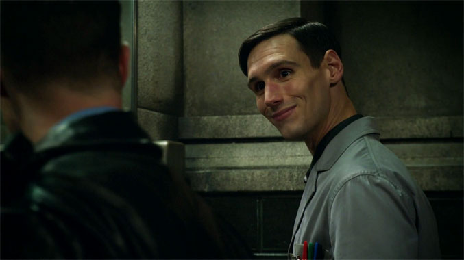 Gotham S02E01: Perdant dans tous les cas (2015)