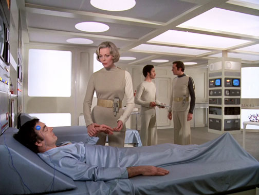 Cosmos 1999 S01E01: Une question de vie ou de mort (1975)