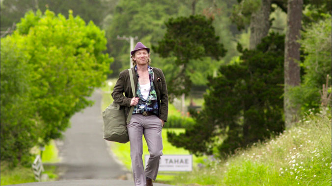The Almighty Johnsons S02E07: Effortless Manly Coolness (2012)