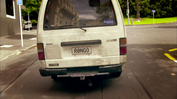 The Almighty Johnsons S02E11: The House of Jerome (2012)