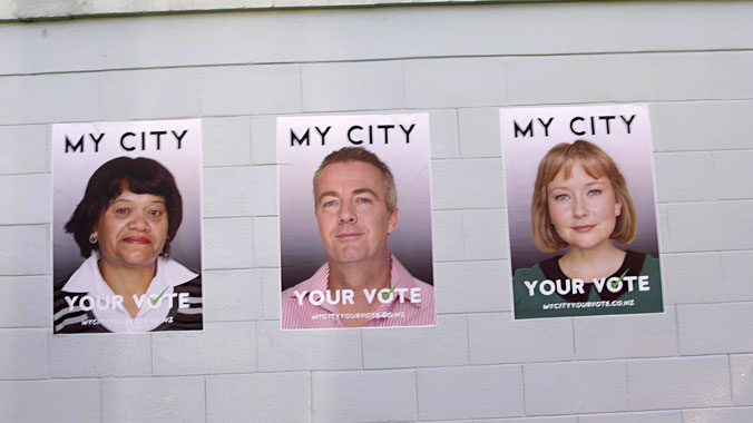 The Almighty Johnsons S03E07: Typical Auckland God (2013)