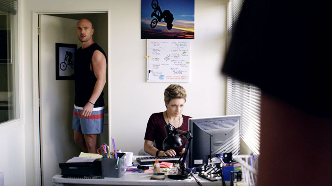 The Almighty Johnsons S03E08: The Asparagus Is Kicking In (2013)