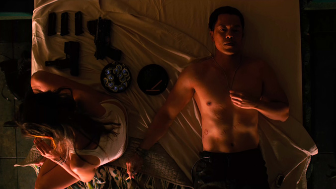 Altered Carbon S01E01: Surgi du passé (2018)