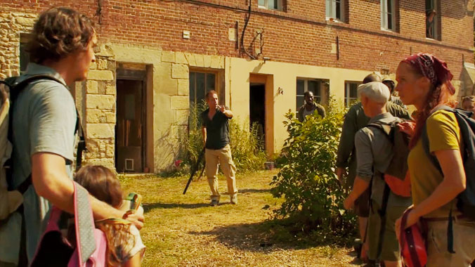 L'effondrement S01E04 : J+25, Le hameau (2019)