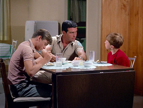 Flipper 1964 S01E07: Sans parole d'Évangile (1964)