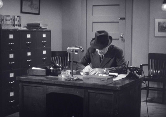 The Green Hornet S01E09: The Hornet Trapped (1940)