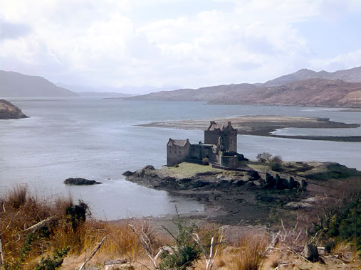 The New Avengers S01E01: Le repaire de l'Aigle (1976)