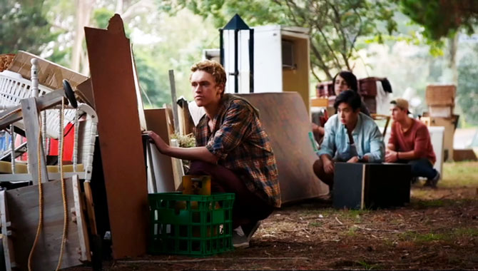 Nowhere Boys: Entre deux mondes S01E06: Copains comme cousins (2013)