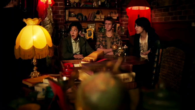 Nowhere Boys - Entre 2 mondes S01E10: Trahison (2014)