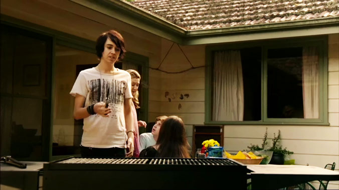 Nowhere Boys: Entre 2 mondes S01E13: Révélations (2014)