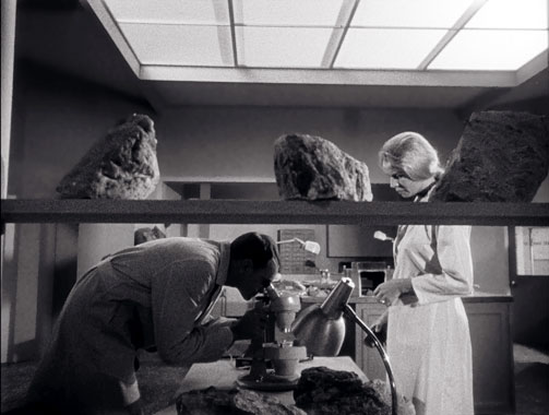 Au-delà du réel S01E09: La pierre parle (1963)