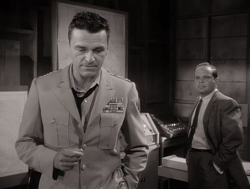 The Outer Limits S01E31: Le caméléon (1964)