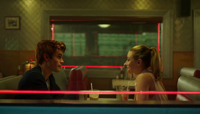 Riverdale 2017 S01E01: Le bord de la rivière (2017)