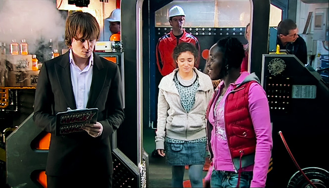 The Sarah Jane Adventures S01E01: L'invasion du Fléau (2007)