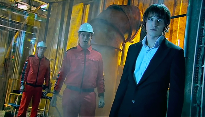 The Sarah Jane Adventures S01E01: L'invasion du Fléau (2007)