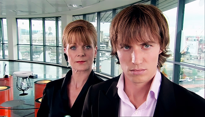 The Sarah Jane Adventures S01E01: L'invasion du Fléau (2007)