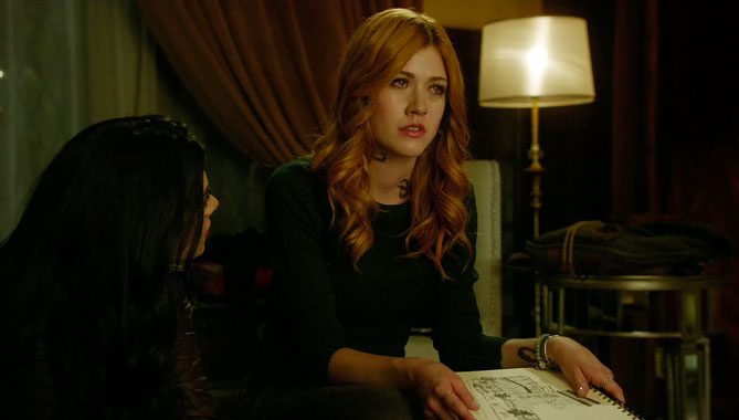 Shadowhunters S02E02: Une porte sur les ténèbres (2017)