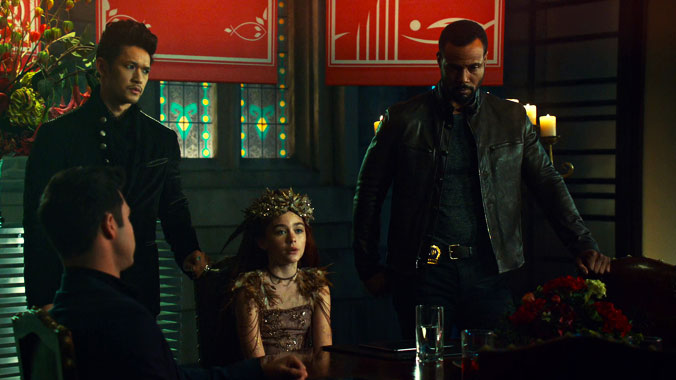 Shadowhunters S02E19: Salut à toi et adieu (2017)