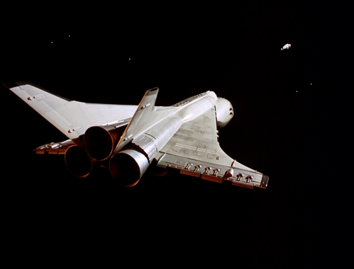 Cosmos 1999 S01E13: Collision inévitable (1975)