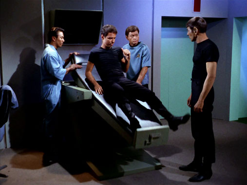 Star Trek S01E04: L'équipage en folie (1966)