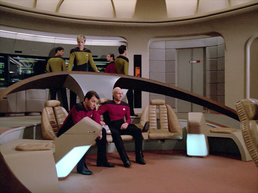 Star Trek : La Nouvelle Génération S01E13 FR S01E12 : Data et Lore (1987)