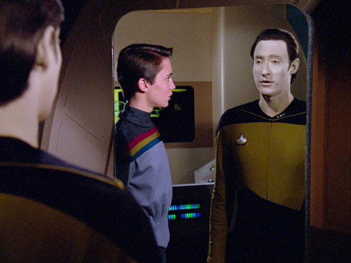 Star Trek : La Nouvelle Génération S01E13 FR S01E12 : Data et Lore (1987)