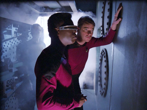 Star Trek : La Nouvelle Génération S01E20 FR S01E19 : Gloire et patrie (1987)