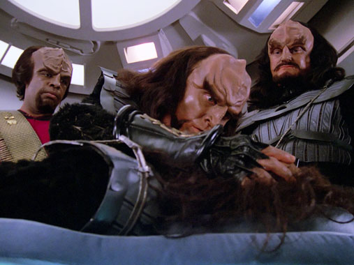 Star Trek : La Nouvelle Génération S01E20 FR S01E19 : Gloire et patrie (1987)