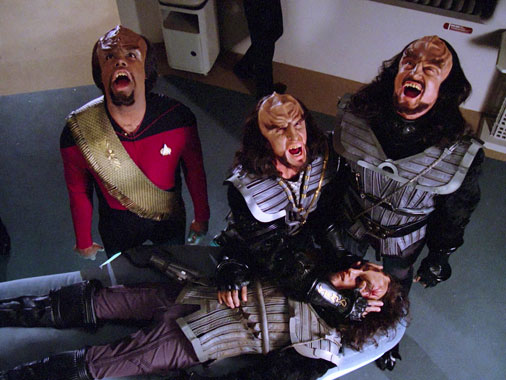 Star Trek : La Nouvelle Génération S01E20 FR S01E19 : Gloire et patrie (1987)