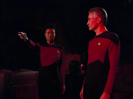 Star Trek : la nouvelle génération S01E25 FR S01E24 : Conspiration (1987)