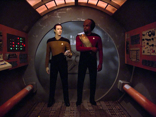 Star Trek : La nouvelle génération S01E26 FR S01E25: La Zone Neutre (1987)