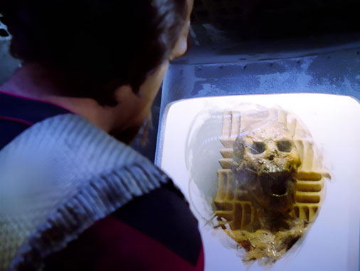 Star Trek : La nouvelle génération S01E26 FR S01E25: La Zone Neutre (1987)