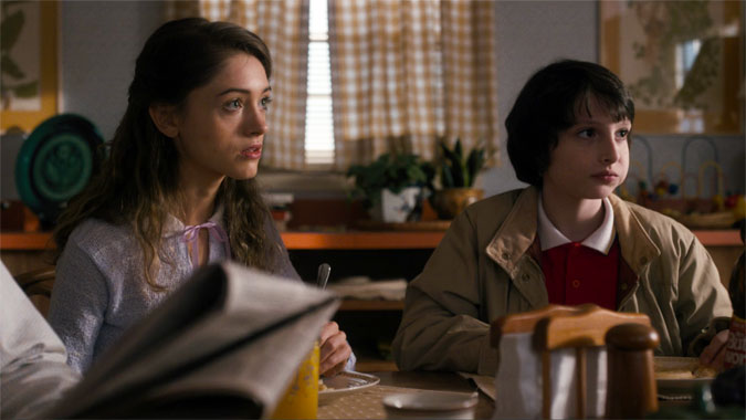 Stranger Things S01E02: La Barjot de Maple Street (2016)