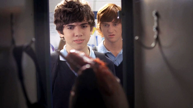 Surface S01E14: Alerte sur la côte (2006)