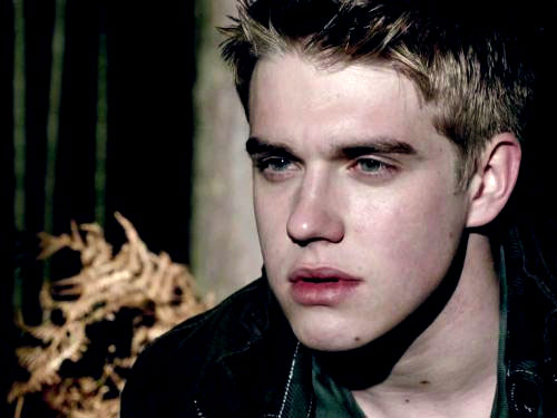 Wolfblood S01E10: L'appel de la forêt (2012)