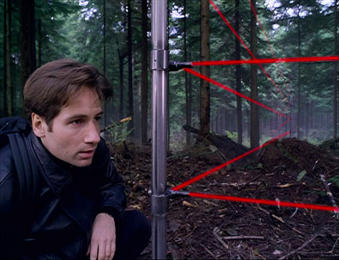 X-Files : Aux frontières du réel S01E10: L'Ange déchu (1996)