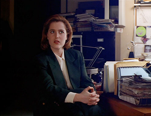 X-Files : Aux frontières du réel S01E14: masculin féminin (1994)