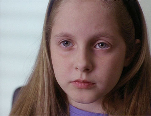 X-Files : Aux frontières du réel S01E22: Renaissance (1994)
